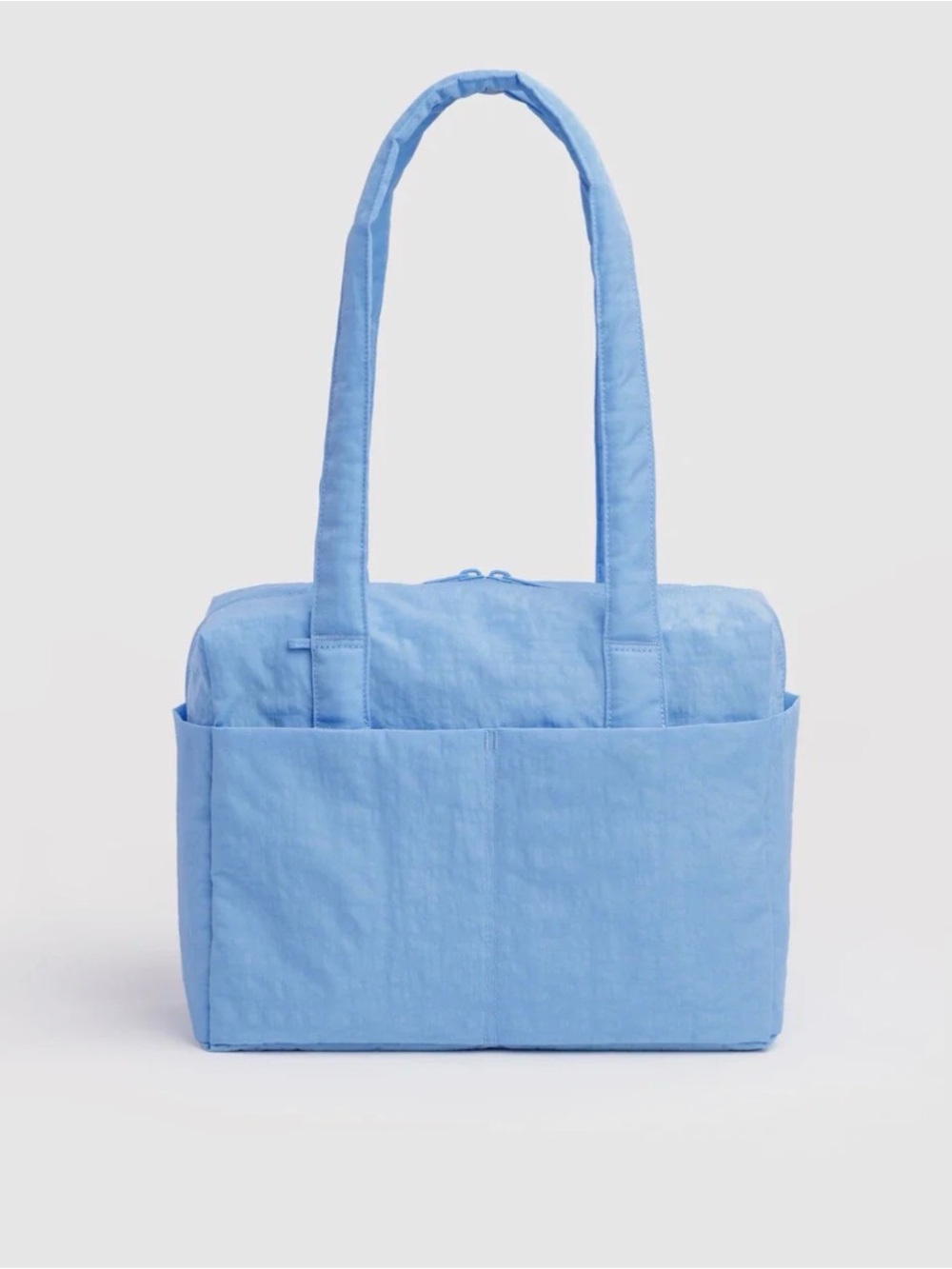 Every day cloud tote in piscine